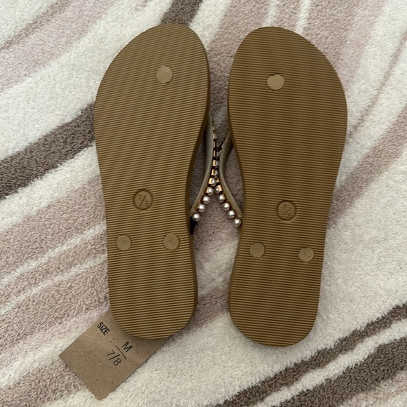 Mystique by Stephanie Gottlieb Outingdale Pearl Sandals Size 7/8 - Picture 3 of 4